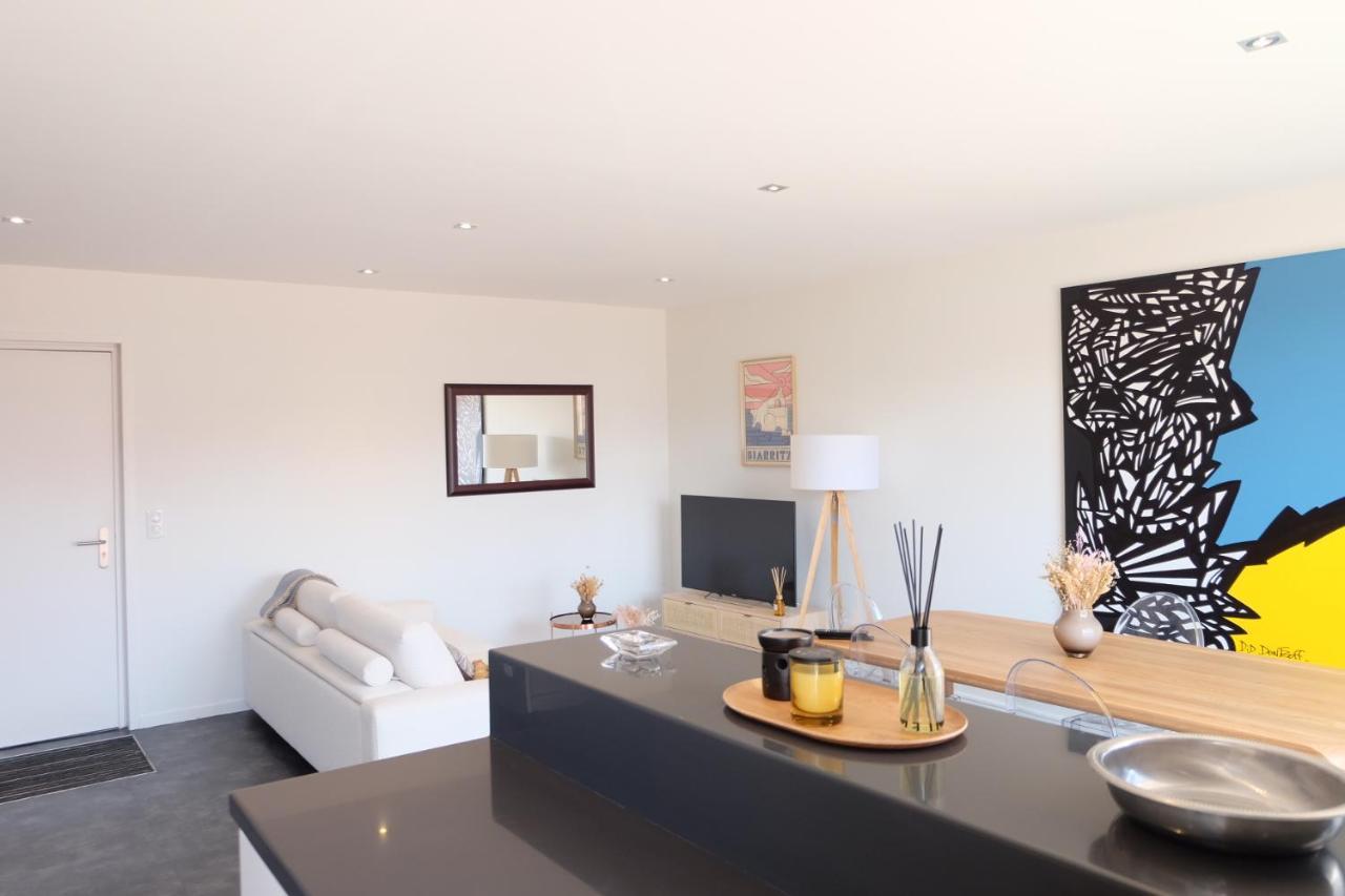Magnifique Appartement, En Hyper Centre, Avec Terrasse Et Place De Parking Biarritz Exteriör bild